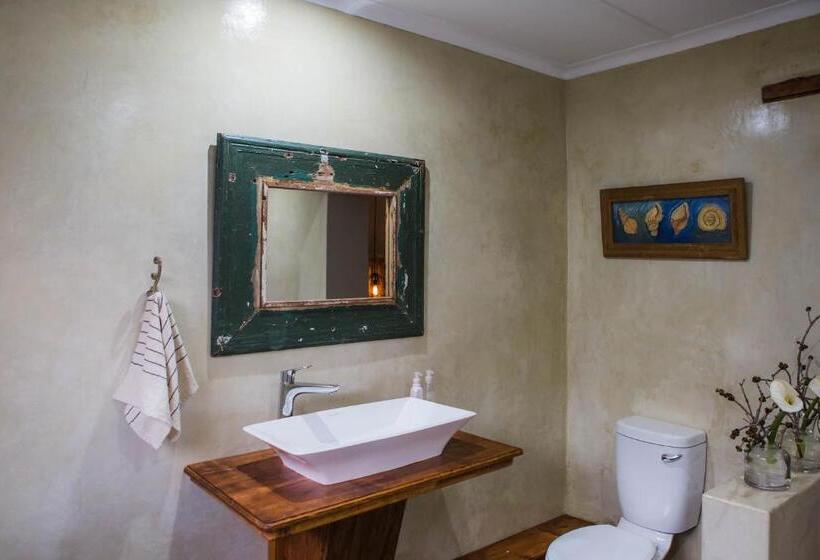 חדר סופריור עם מיטת קינג, Three Birds Country House