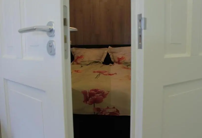 Huoneisto 1 Makuuhuone Pohjakerros, B&b “te Warskip Bij Blokvis”