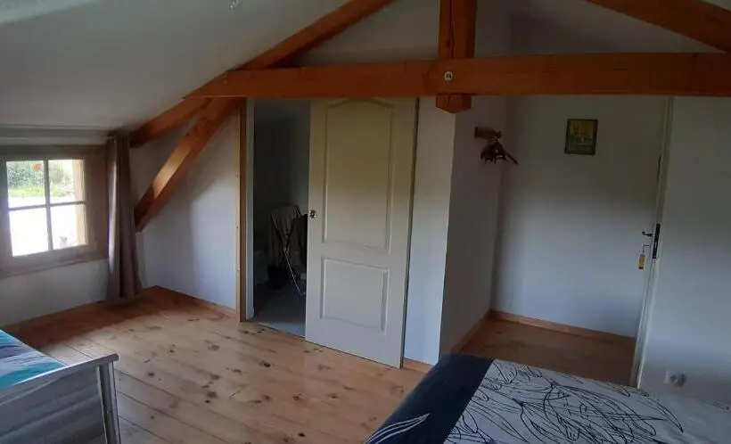 プールの見えるスタンダードトリプルルーム, La Ferme Du Bouton D Or
