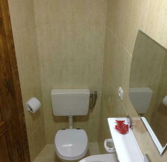 Номер Superior, Adial