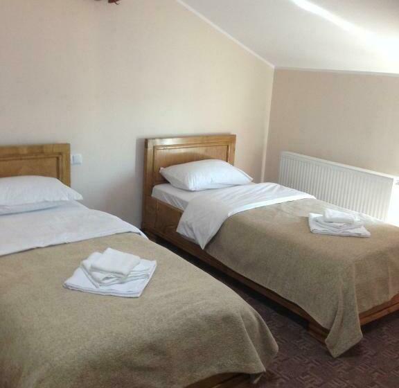 Трехместный Номер Superior, Adial