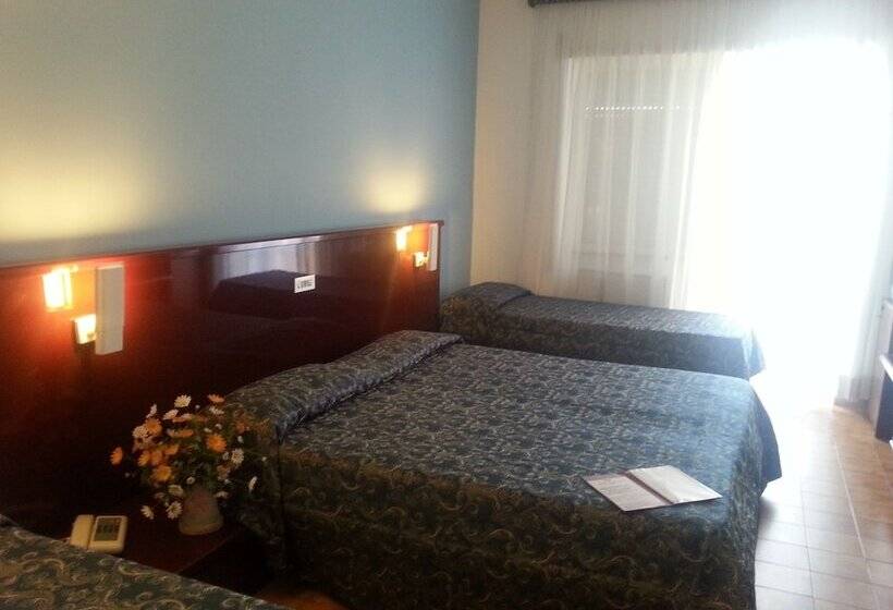 اتاق استاندارد چهار تخته, Grand Hotel Dei Cesari Dependance