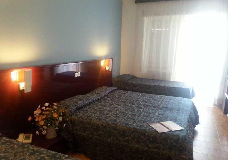 اتاق استاندارد چهار تخته, Grand Hotel Dei Cesari Dependance