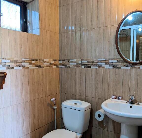 חדר סטנדרט, Lawns