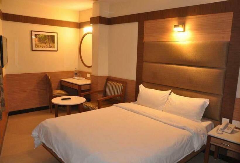 Deluxe Rum, Sms Grand Inn