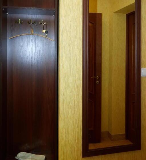 חדר סטנדרט יחיד, Korona