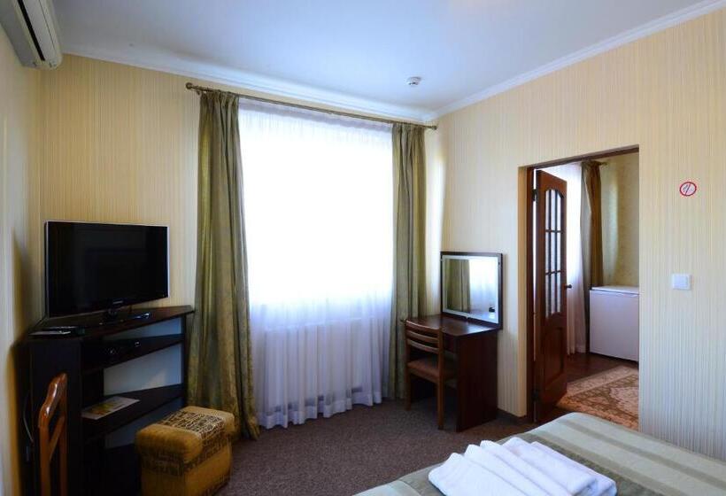 מיטת קינג בסוויטה, Korona