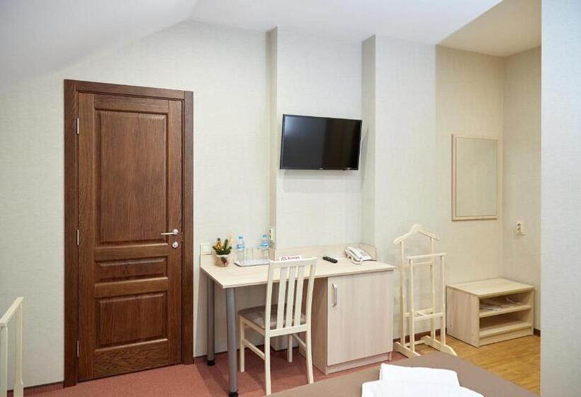 חדר משפתחתי סופריור, Korona