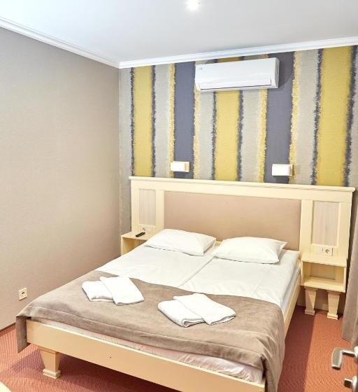 חדר משפתחתי סופריור, Korona