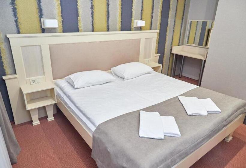 סוויטת סופריור, Korona