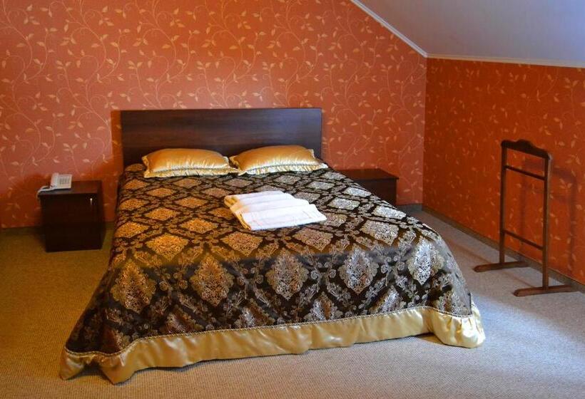 מיטת קינג בסוויטה, Korona