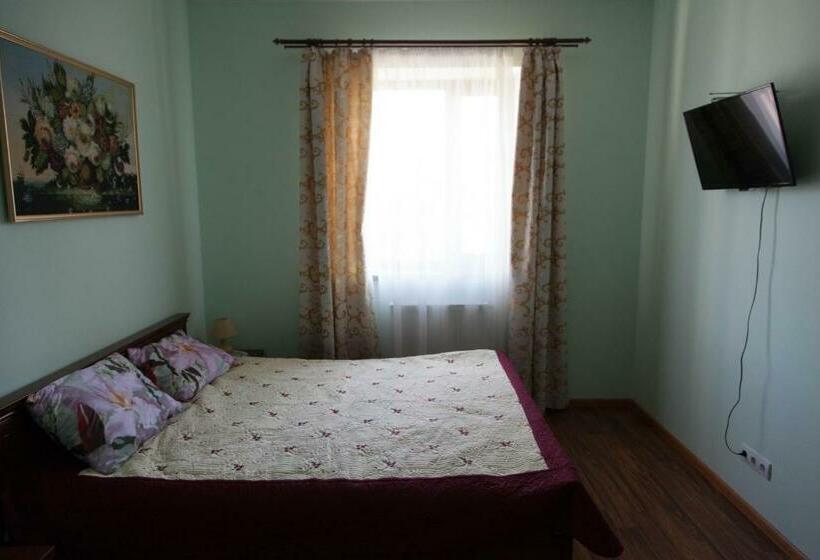 חדר סטנדרט, Alekselena