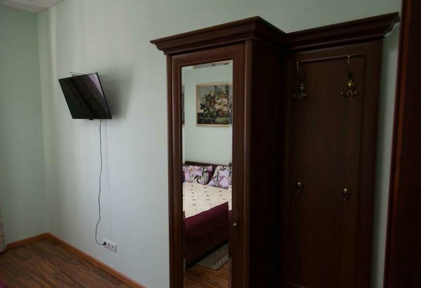 חדר סטנדרט, Alekselena