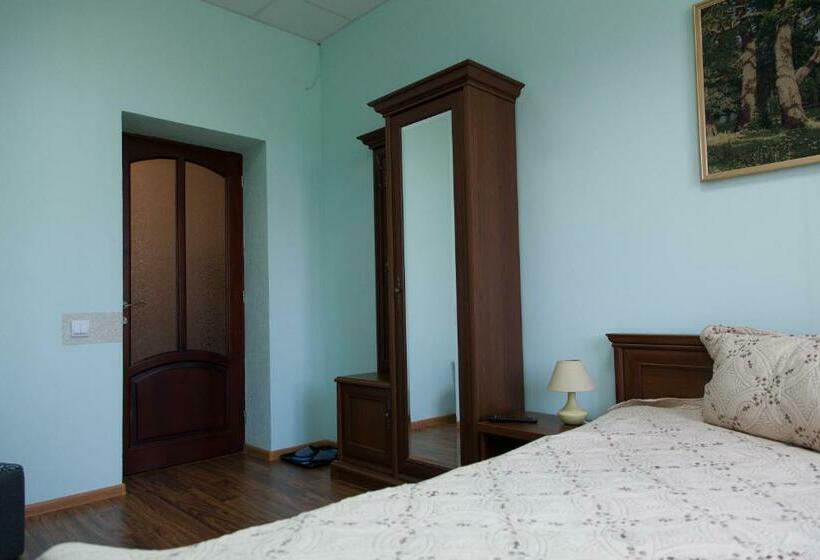 חדר סטנדרט, Alekselena