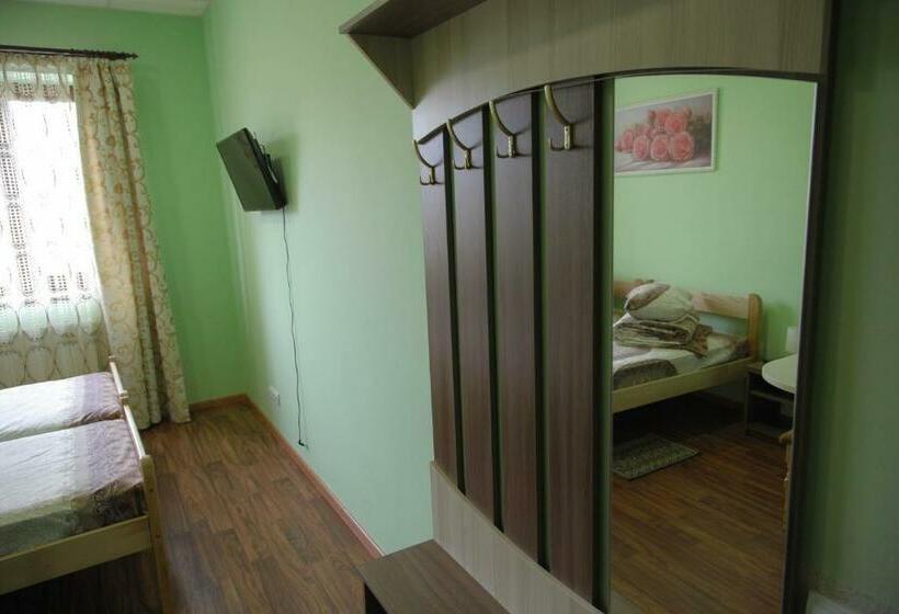 חדר סטנדרט, Alekselena