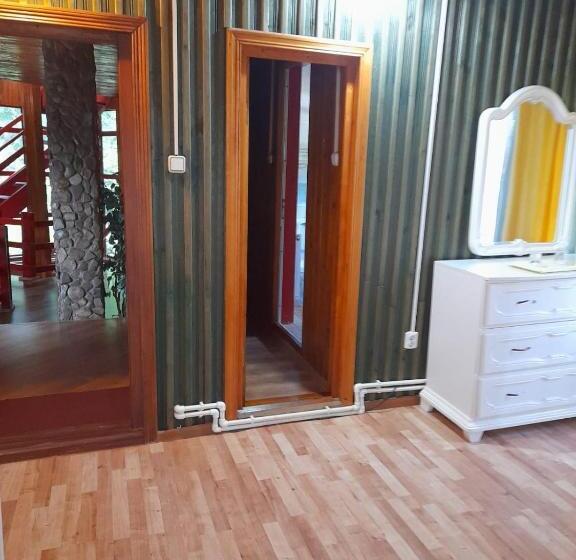 בית, חדר שינה 1, Barlogul Ursilor Lepsa