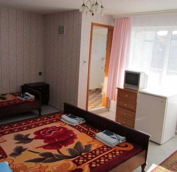 חדר סטנדרט לשלושה, Central Guesthouse