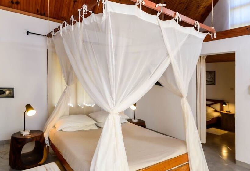 بنگله خانوادگی, Auberge De La Table