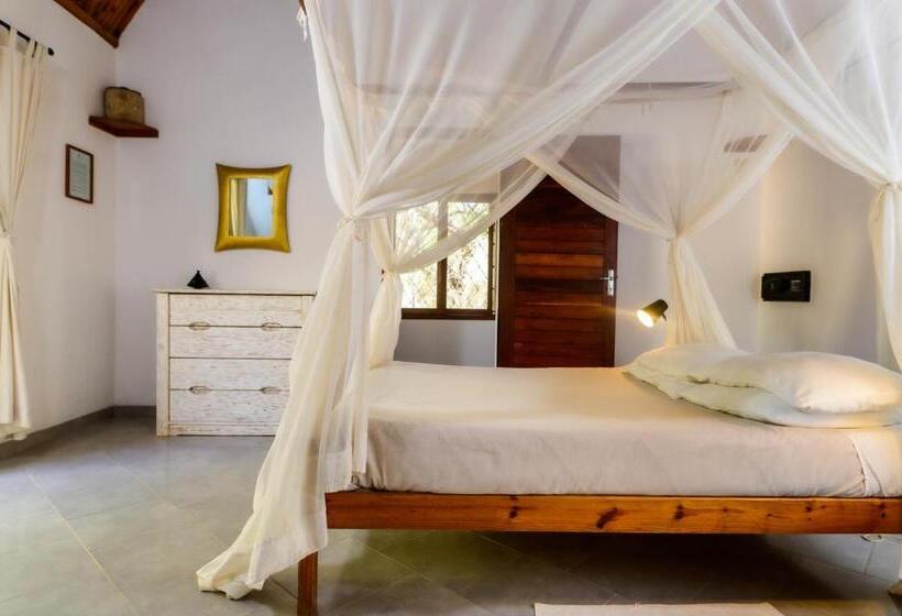 بنگله خانوادگی, Auberge De La Table