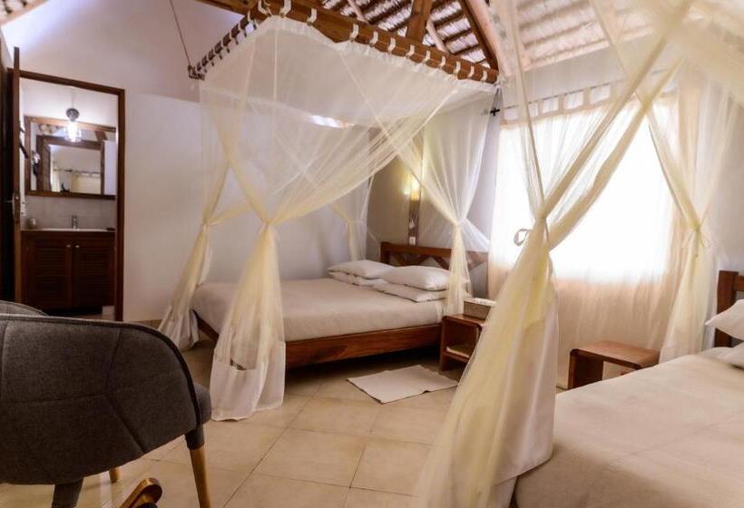 بانگلوی استاندارد, Auberge De La Table