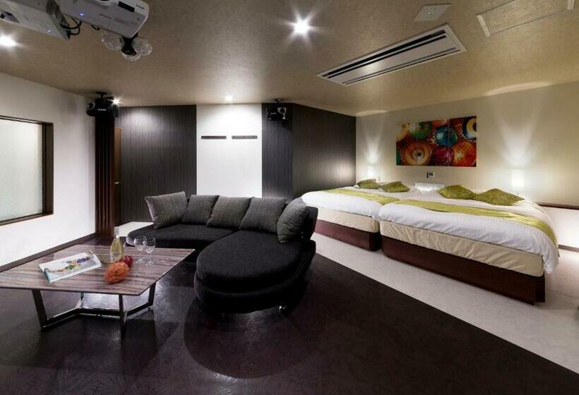 Номер Deluxe, Byakka