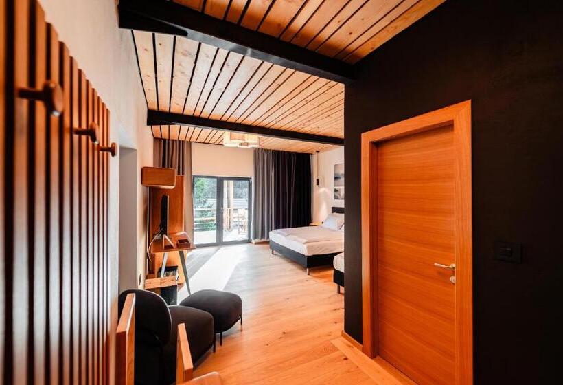 디럭스 트리플 룸, Complexul Turistic Cheile Butii