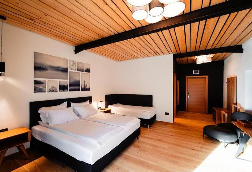 디럭스 트리플 룸, Complexul Turistic Cheile Butii