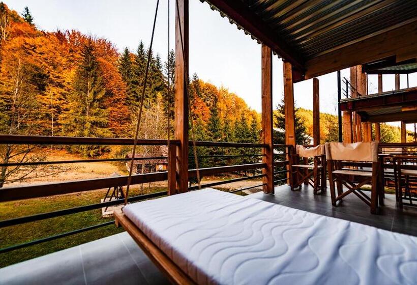 디럭스 트리플 룸, Complexul Turistic Cheile Butii