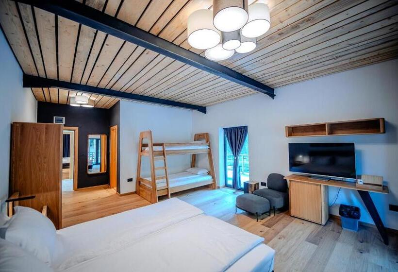 디럭스 패밀리 룸, Complexul Turistic Cheile Butii