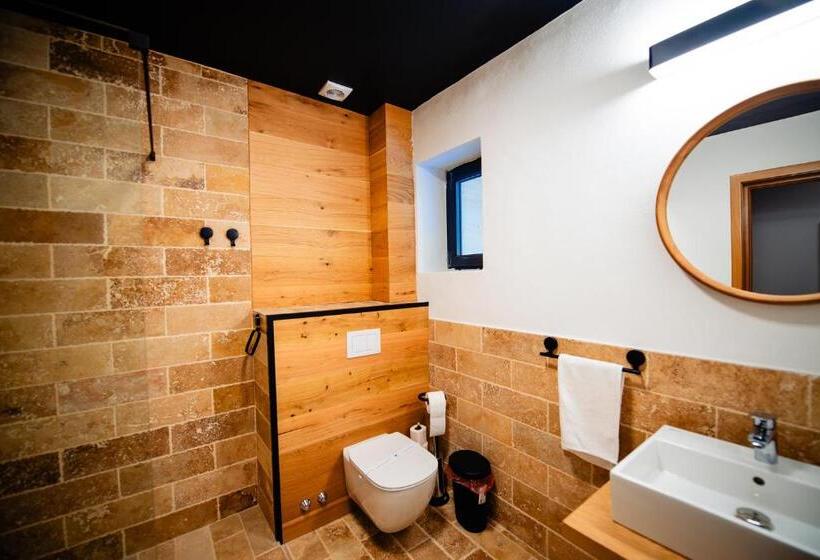 디럭스 패밀리 룸, Complexul Turistic Cheile Butii