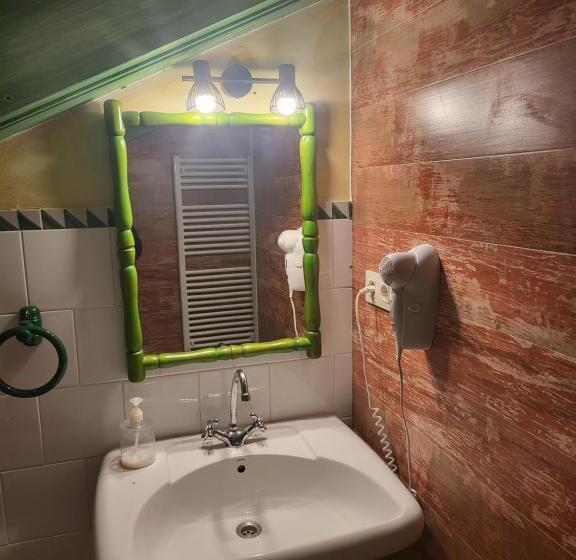 スタンダードスタジオ, Pension Alfoz De Rondiella