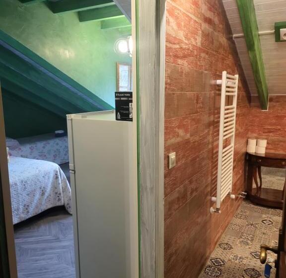 スタンダードスタジオ, Pension Alfoz De Rondiella