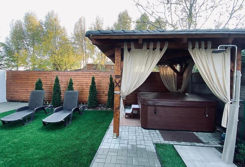 キングサイズベッドのスタンダードルーム, Lotus