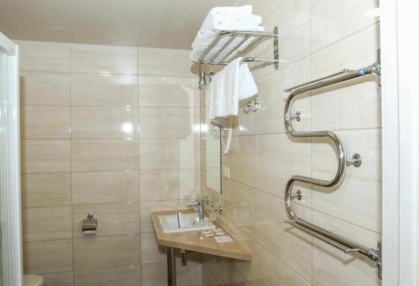 סוויטת ג'וניור משפחתית, Lubenska Sloboda