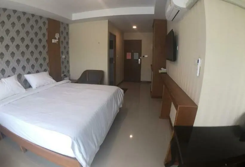 Superior Kolmen Hengen Huone, Nantawan