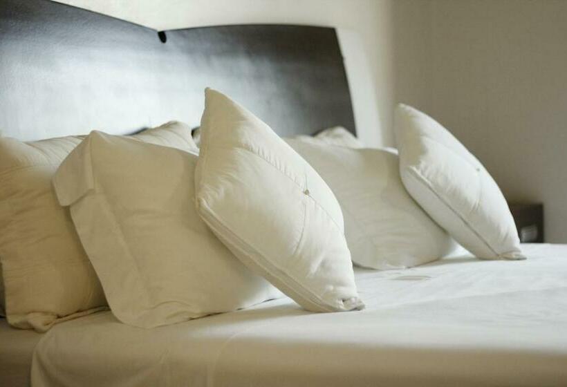 キングサイズベッドのスイートルーム, Schwab