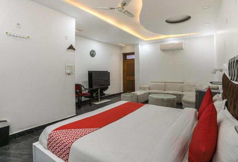 コンフォートトリプルルーム, Aarush