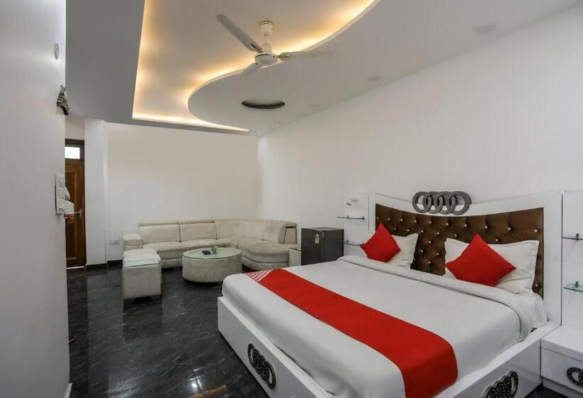 コンフォートトリプルルーム, Aarush