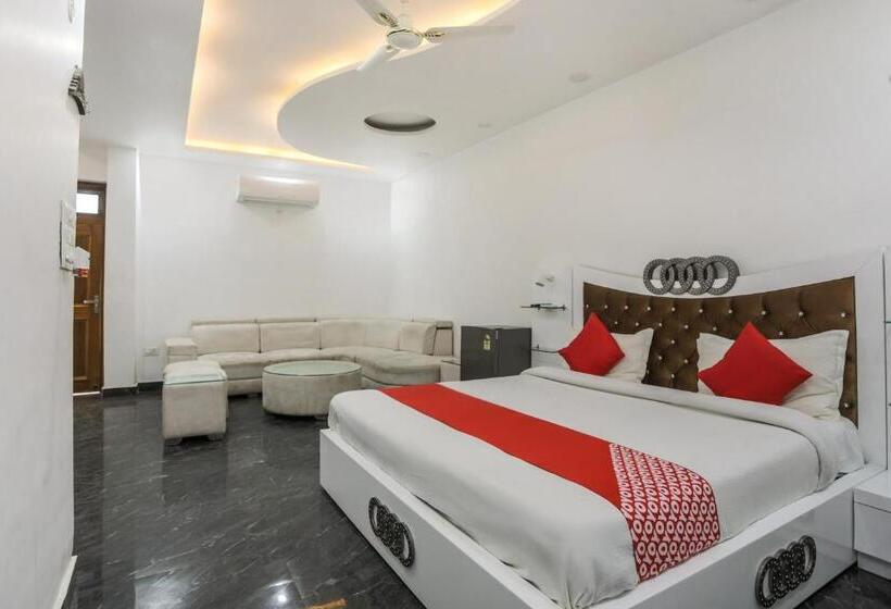 コンフォートトリプルルーム, Aarush