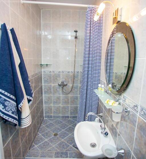 חדר דלוקס לשלושה, къща за гости пъстрина