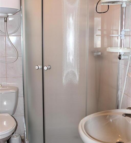 Standart Oda, три брати