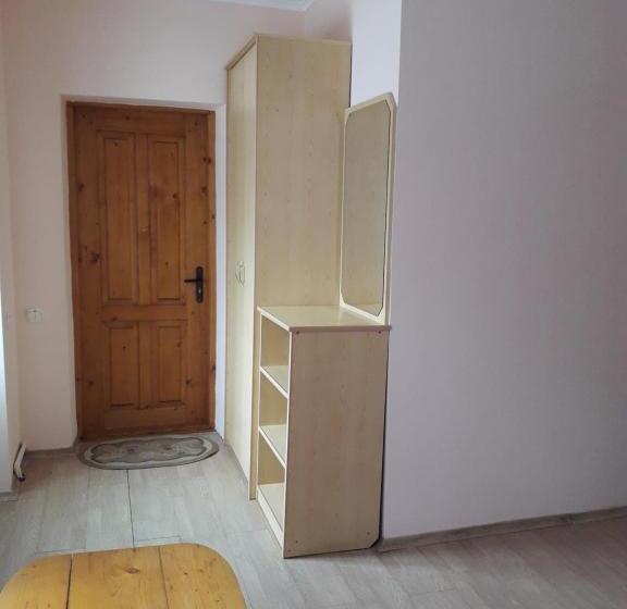 Rahat Oda, три брати