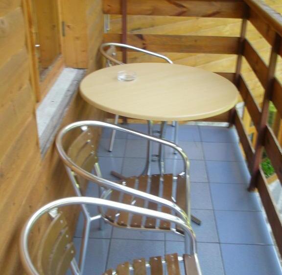 Chambre Confort, три брати