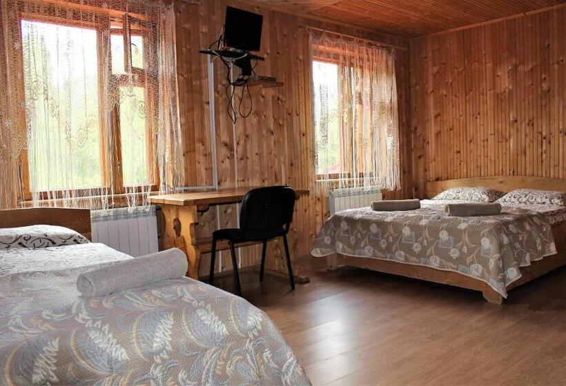 Aile Odası, три брати