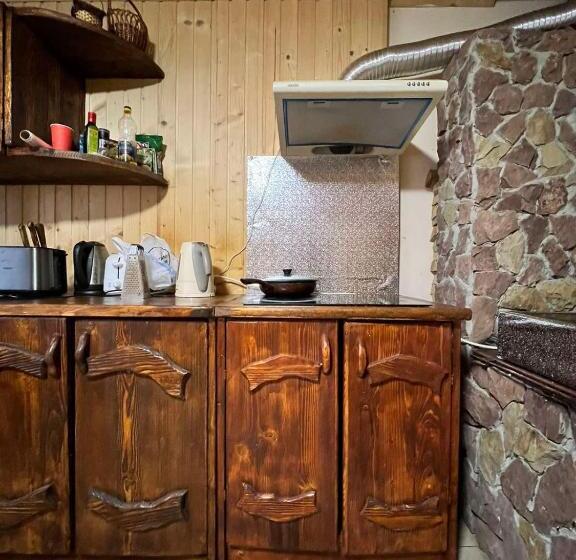 Süit, три брати