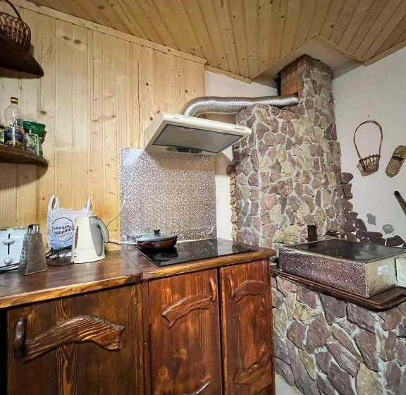 Süit, три брати