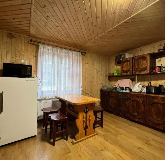 Suite, три брати