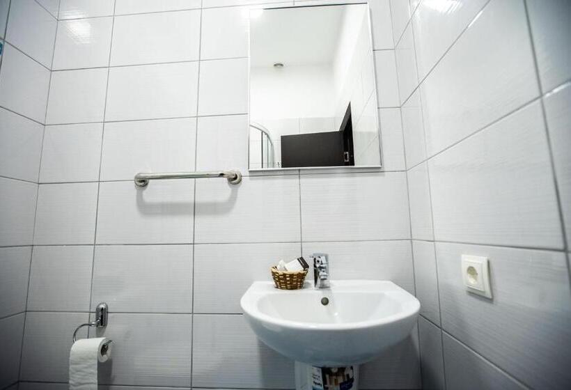 Трехместный Номер Классика, Pensiune Perla