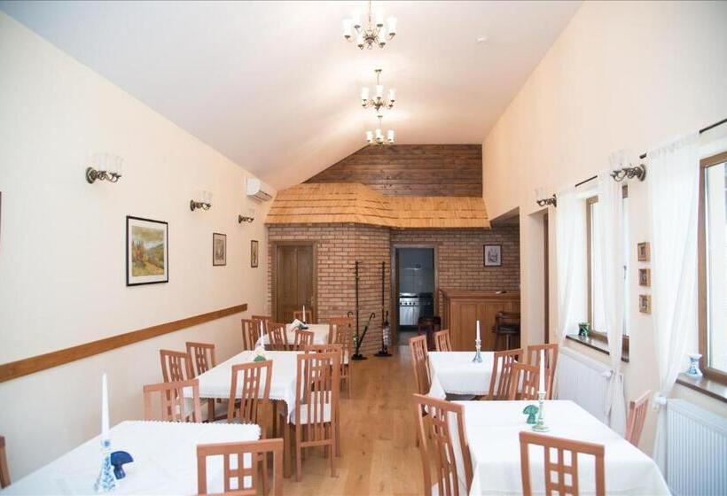 ビラホテル１ベッドルーム, Vila Anna