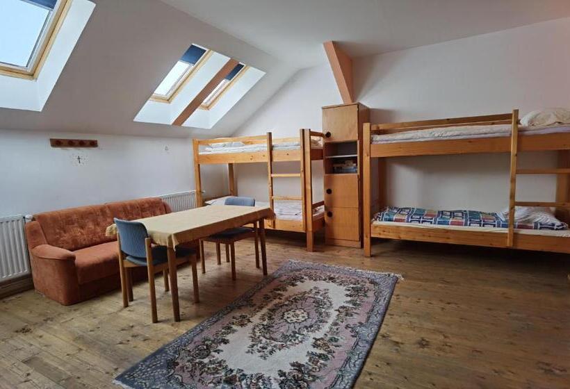 חדר משפחתי, Jugendzentrum Seligstadt